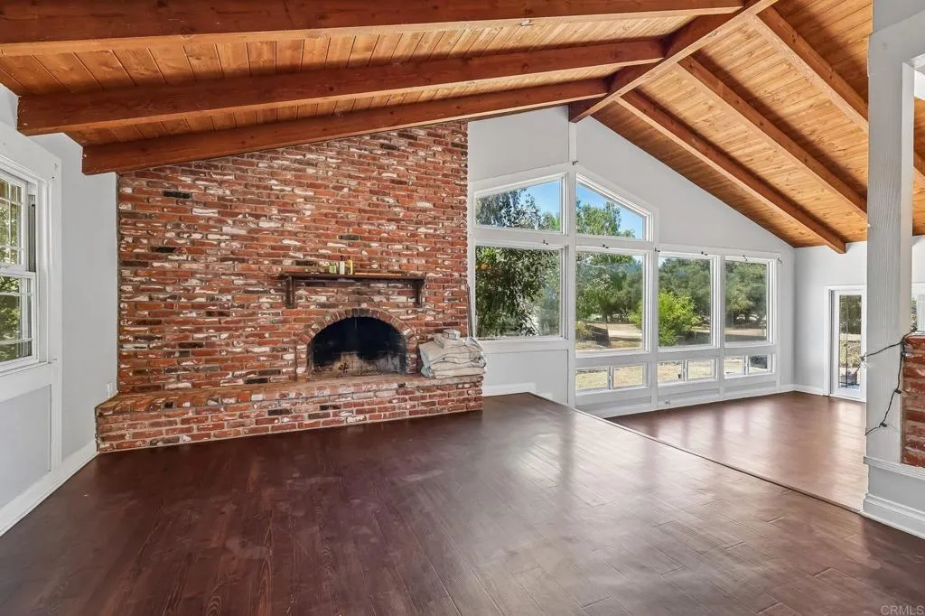 https://cdn.realtyfeed.com/cdn/127/306745745/885a98581bcc1a2d414a2dd803bd4795.webp