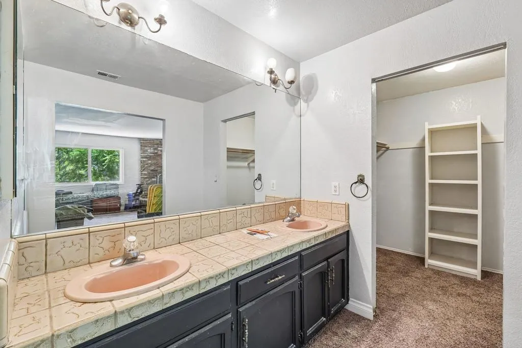 https://cdn.realtyfeed.com/cdn/127/306745745/8f85861128bbb1ced555f54087ccca74.webp