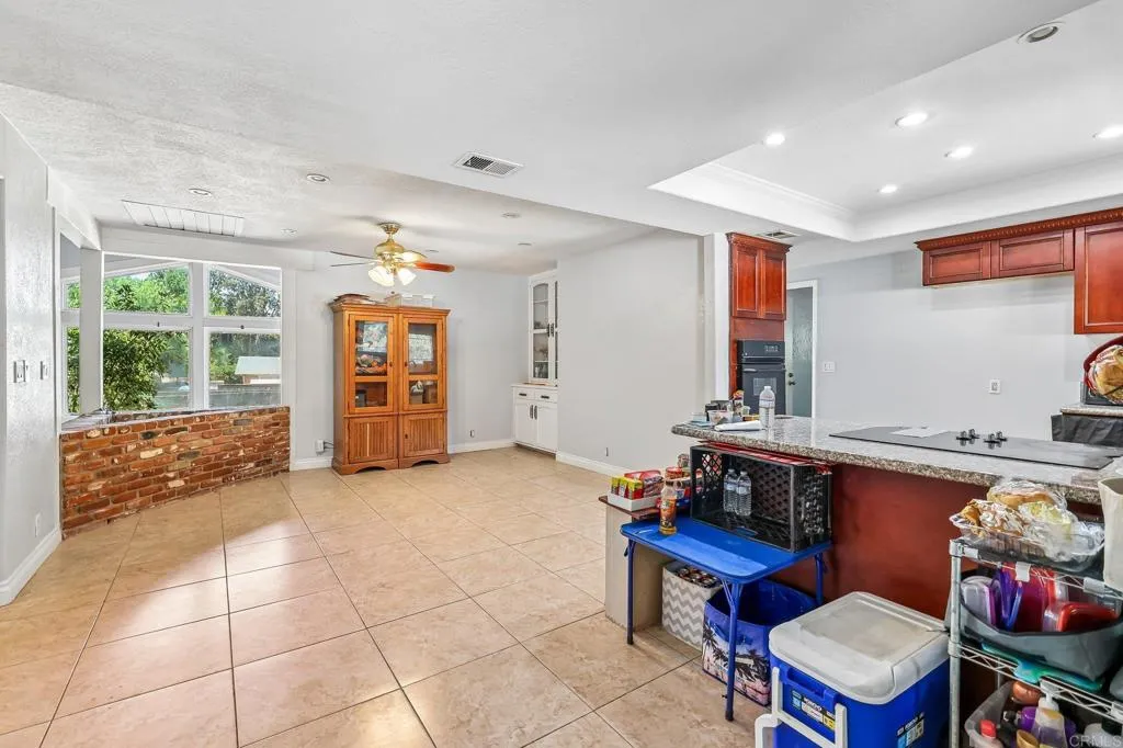 https://cdn.realtyfeed.com/cdn/127/306745745/d216d045349cca0f3c049921518854e4.webp