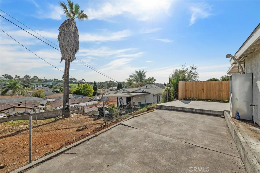 https://cdn.realtyfeed.com/cdn/127/306745941/40d43a5f97cd21e49cdfc915cbdf3c50.webp