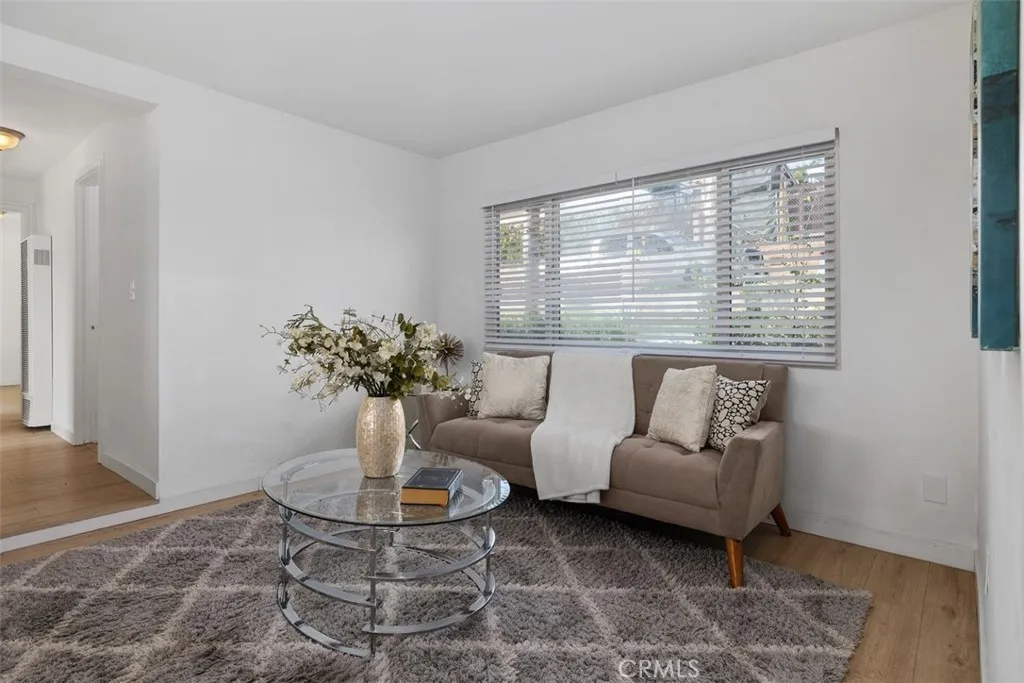 https://cdn.realtyfeed.com/cdn/127/306745941/b5a64074e2259bc87c70f16d14311148.webp