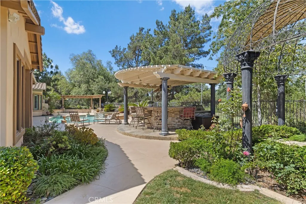 https://cdn.realtyfeed.com/cdn/127/306745987/50f0f1e24cd7a71bee85f55f91a16061.webp