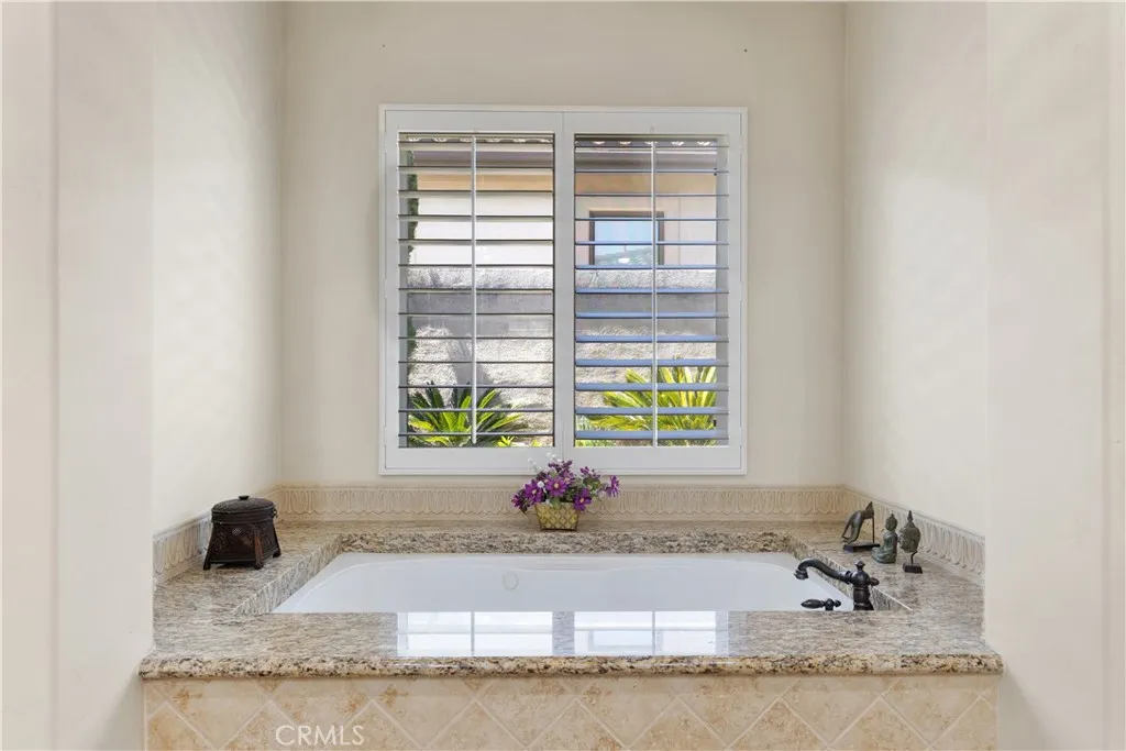 https://cdn.realtyfeed.com/cdn/127/306745987/ef98fff6ea21a81954951bff3f2ca7d7.webp