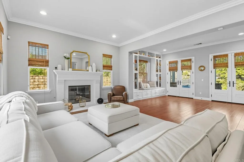 https://cdn.realtyfeed.com/cdn/127/306745988/56a3ee6b7c36b379fe39336a108a64b1.webp