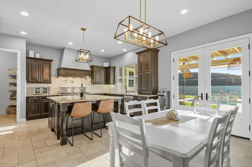 https://cdn.realtyfeed.com/cdn/127/306745988/7a03de621baa2b2ea13e5f7207d7c308.webp