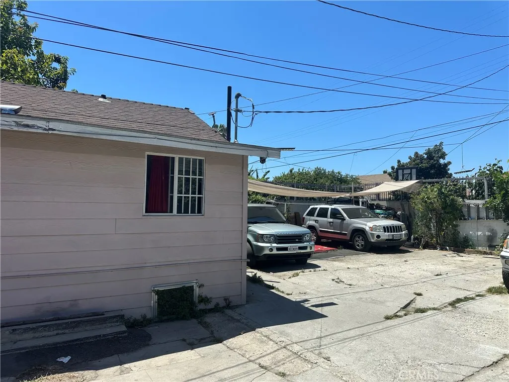 927 W 48th Street, Los Angeles, CA 90037 - Photo 3 of 5, Los Angeles, CA