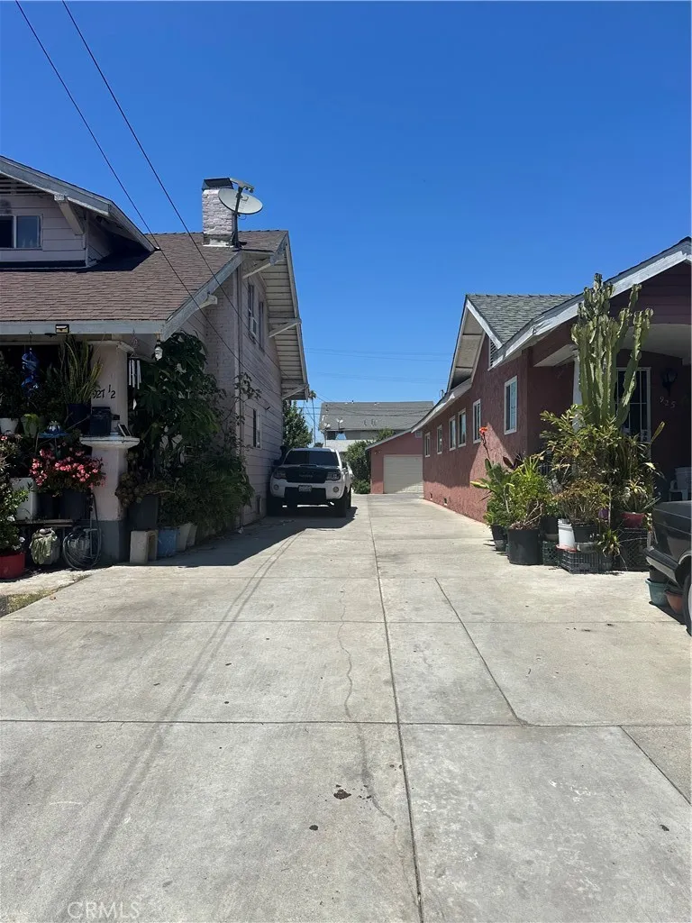 927 W 48th Street, Los Angeles, CA 90037 - Photo 2 of 5, Los Angeles, CA