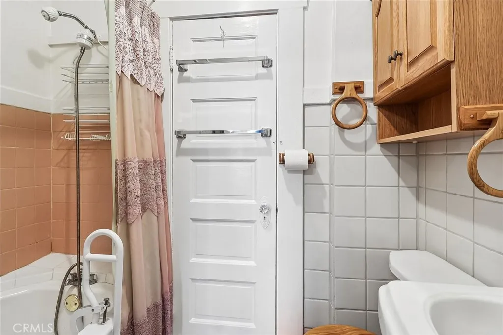 https://cdn.realtyfeed.com/cdn/127/306746241/a82352b9f74efb2e3260a8569c21c3e9.webp