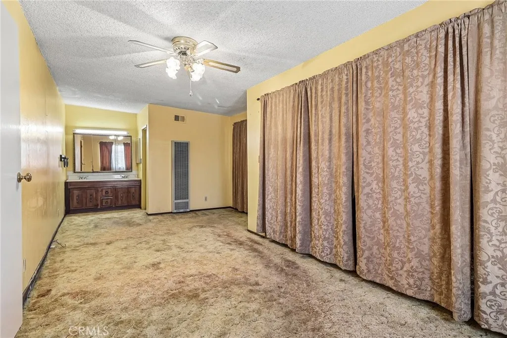 https://cdn.realtyfeed.com/cdn/127/306746241/f02aac52ad77a73570366872ab379e89.webp