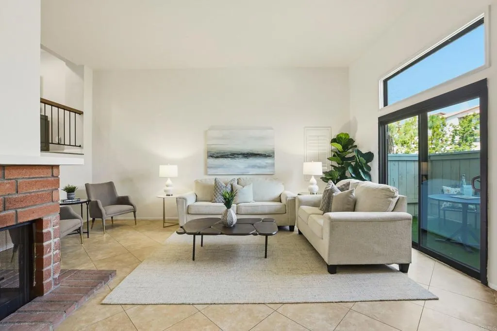 https://cdn.realtyfeed.com/cdn/127/306746349/8e71f81bd0af29a9a6c710a290ad4b5d.webp