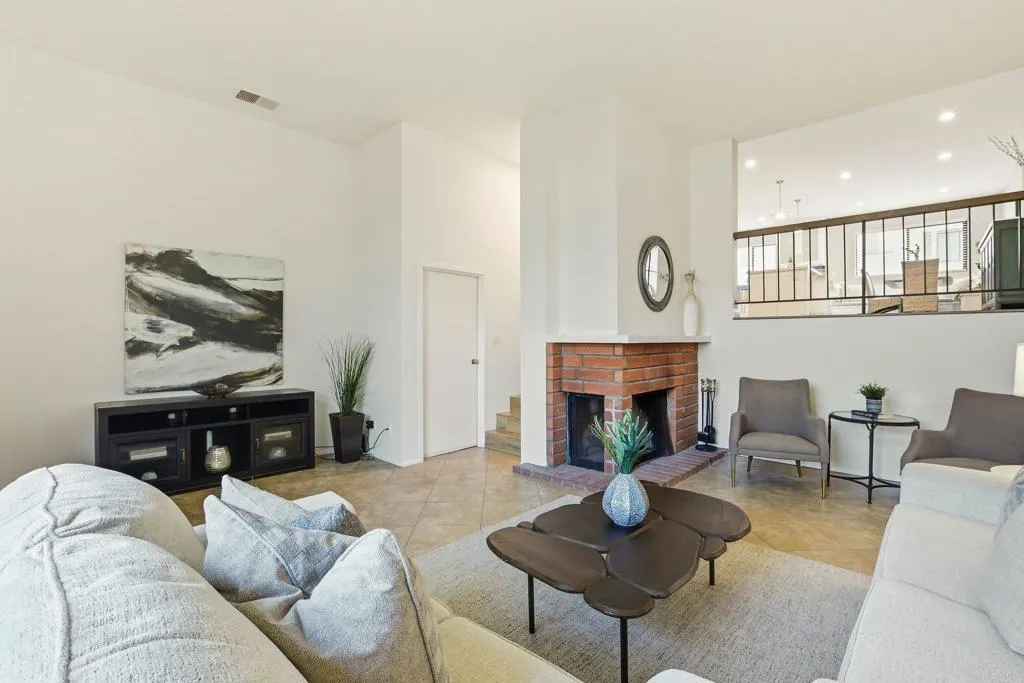 https://cdn.realtyfeed.com/cdn/127/306746349/a3a6a8a3755d3757e17ce6f558036fe1.webp