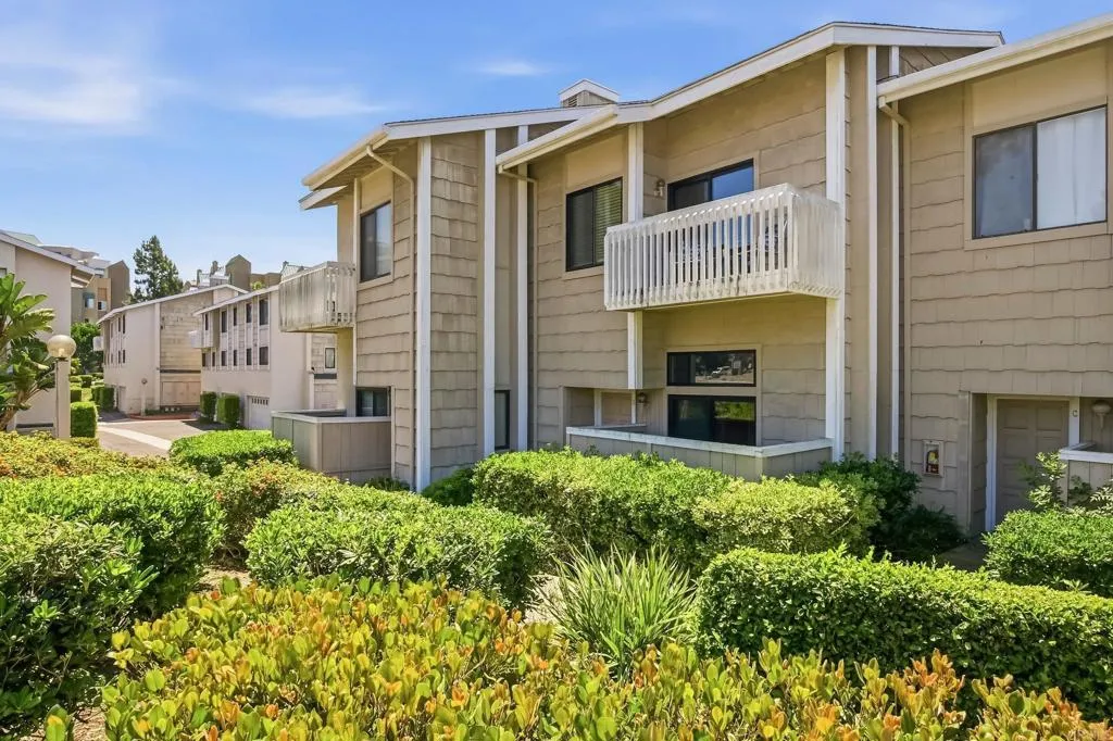 https://cdn.realtyfeed.com/cdn/127/306746349/b52c2ef5ee8748da4f11ba94a926d3b4.webp