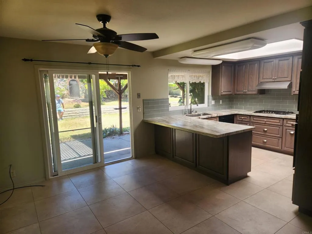 https://cdn.realtyfeed.com/cdn/127/306746350/2cd53c2ff2962204c99abd3dfa2c9d65.webp