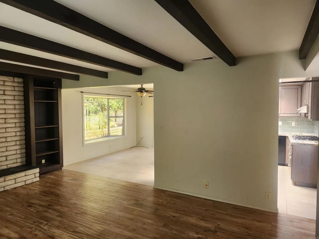 https://cdn.realtyfeed.com/cdn/127/306746350/40a4badc7616ab431c34c5d1e3d50434.webp