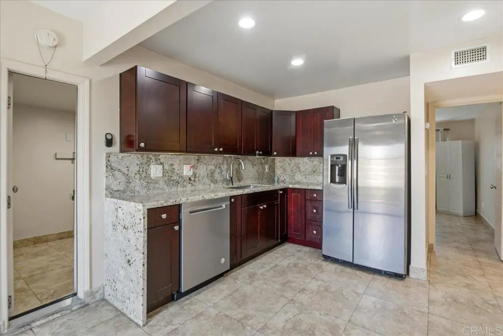 Photo #8: PTP2604644 Listing: Photo #8