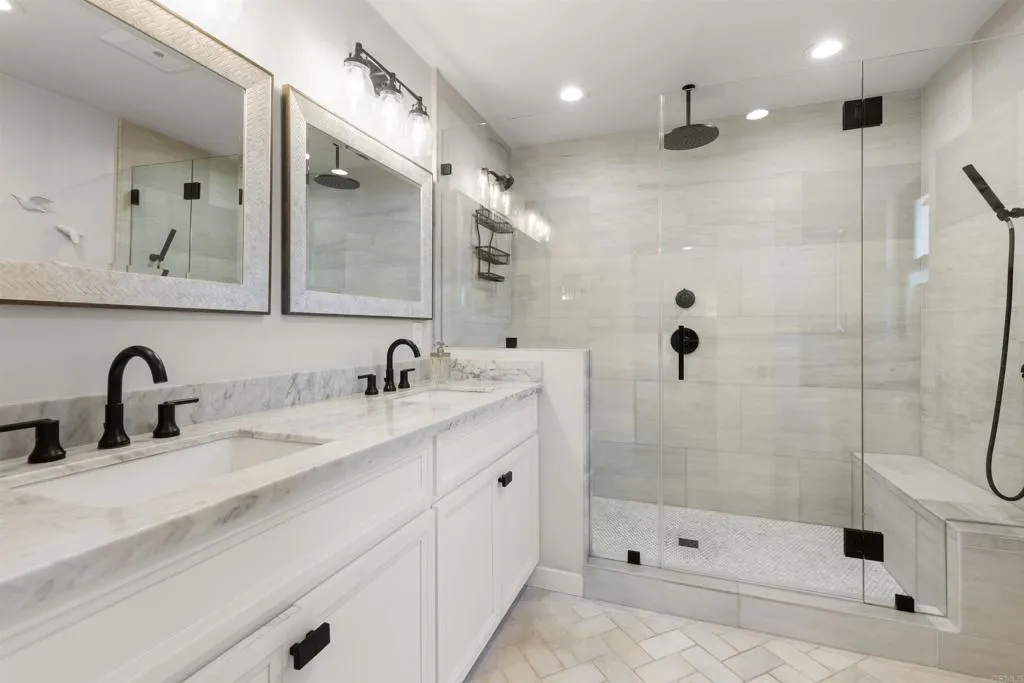 https://cdn.realtyfeed.com/cdn/127/306746418/01048c9e0b182a48cb7aa7ffa336b060.webp