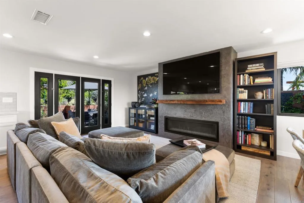 https://cdn.realtyfeed.com/cdn/127/306746418/243384f5257031c4323e35e8bc6b5d13.webp