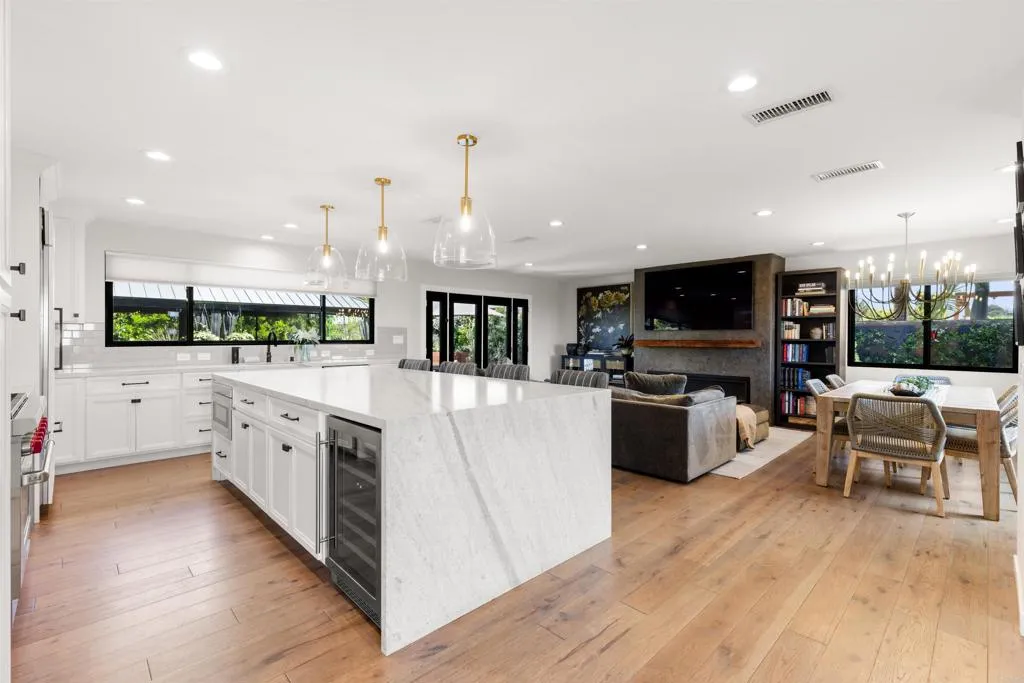 https://cdn.realtyfeed.com/cdn/127/306746418/77d66432612932cf01b0b3aee53aa4ba.webp
