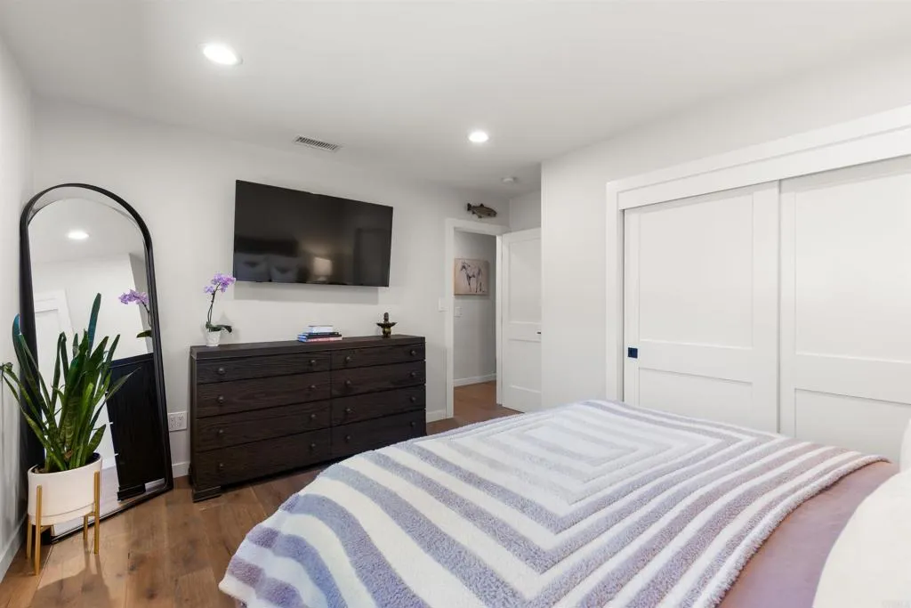 https://cdn.realtyfeed.com/cdn/127/306746418/ca66e5fea8c4adbb4e69ef9635ffd623.webp