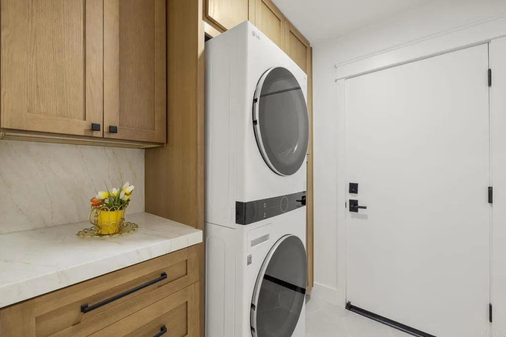 https://cdn.realtyfeed.com/cdn/127/306746424/635782f40accfbd1c5f439de8628ea9f.webp