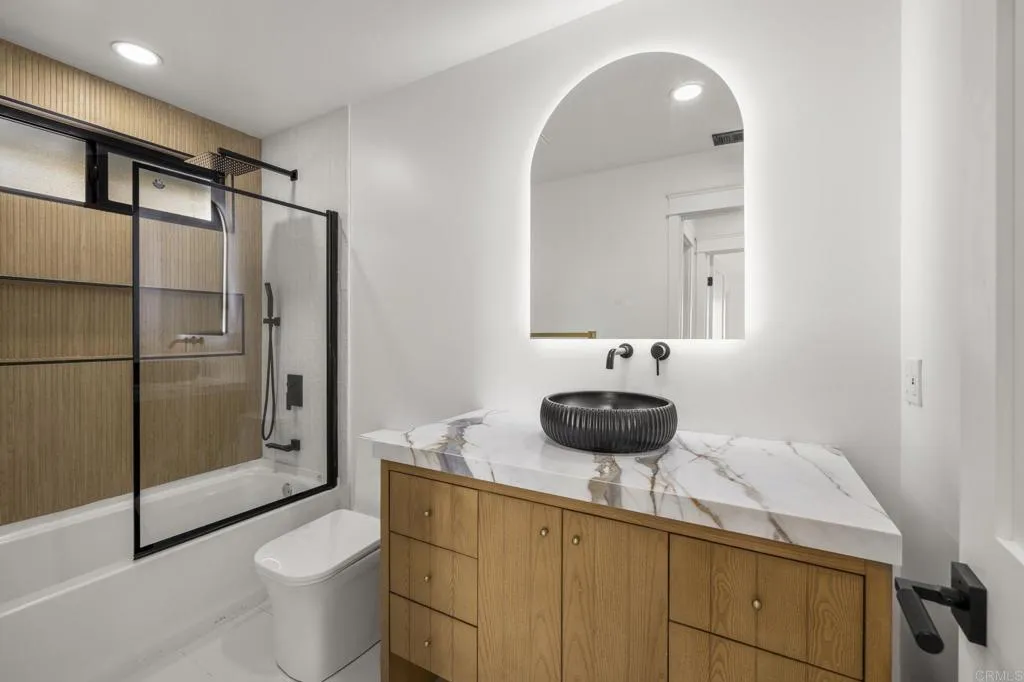 https://cdn.realtyfeed.com/cdn/127/306746424/70f2da65ab67fd2545417f10689ad211.webp