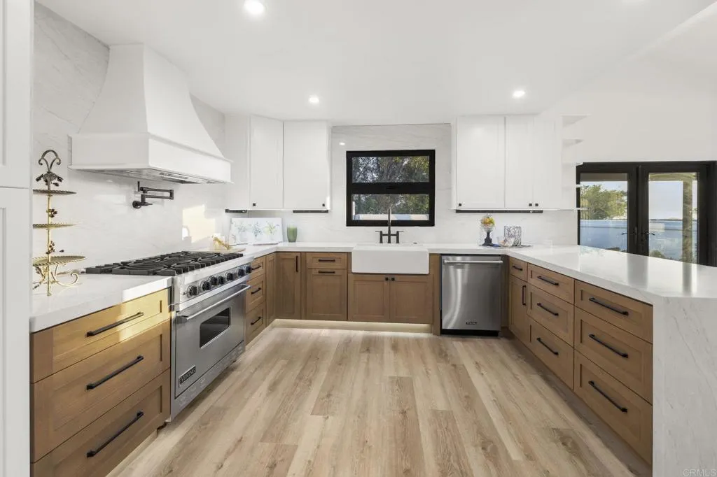 https://cdn.realtyfeed.com/cdn/127/306746424/775a34a62be05aee50b0b807a2afec57.webp
