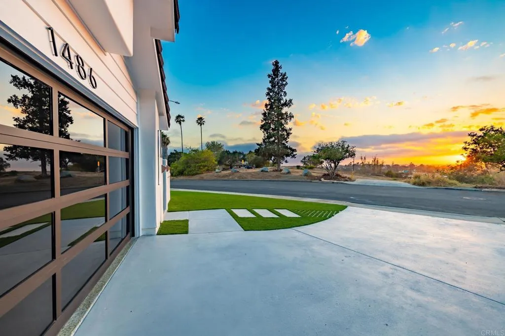 https://cdn.realtyfeed.com/cdn/127/306746424/8c7bb3d9f207487f8ccefdebedbc23a1.webp