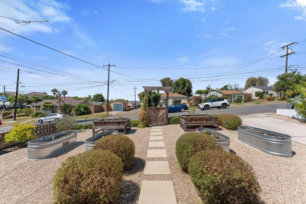 https://cdn.realtyfeed.com/cdn/127/306746430/fcc0bd4768db90dd70da4730b0ad8d7b.webp