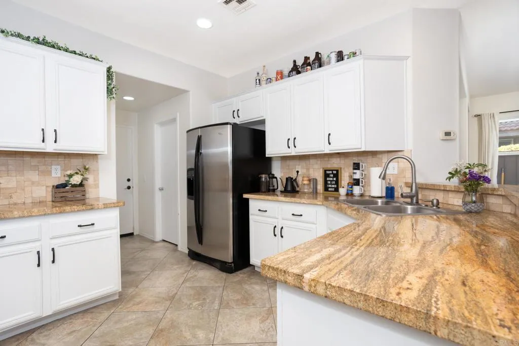 https://cdn.realtyfeed.com/cdn/127/306746431/2d12827ff80c4cfe0300c7d9e319afdf.webp