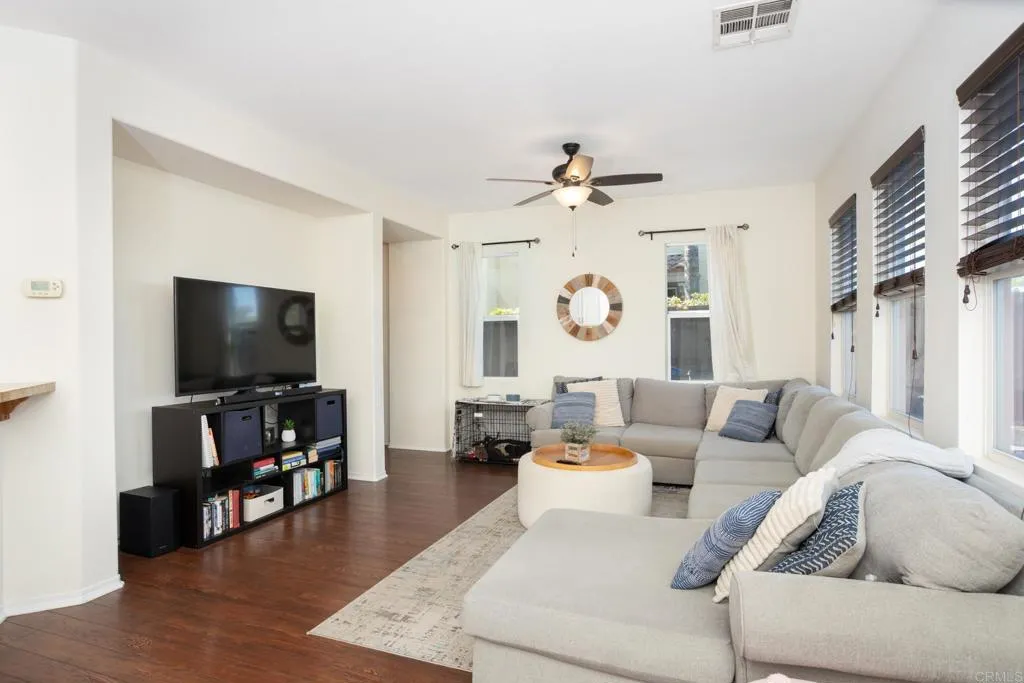 https://cdn.realtyfeed.com/cdn/127/306746431/c69172c79161ba906bbc31eb0976fdf2.webp