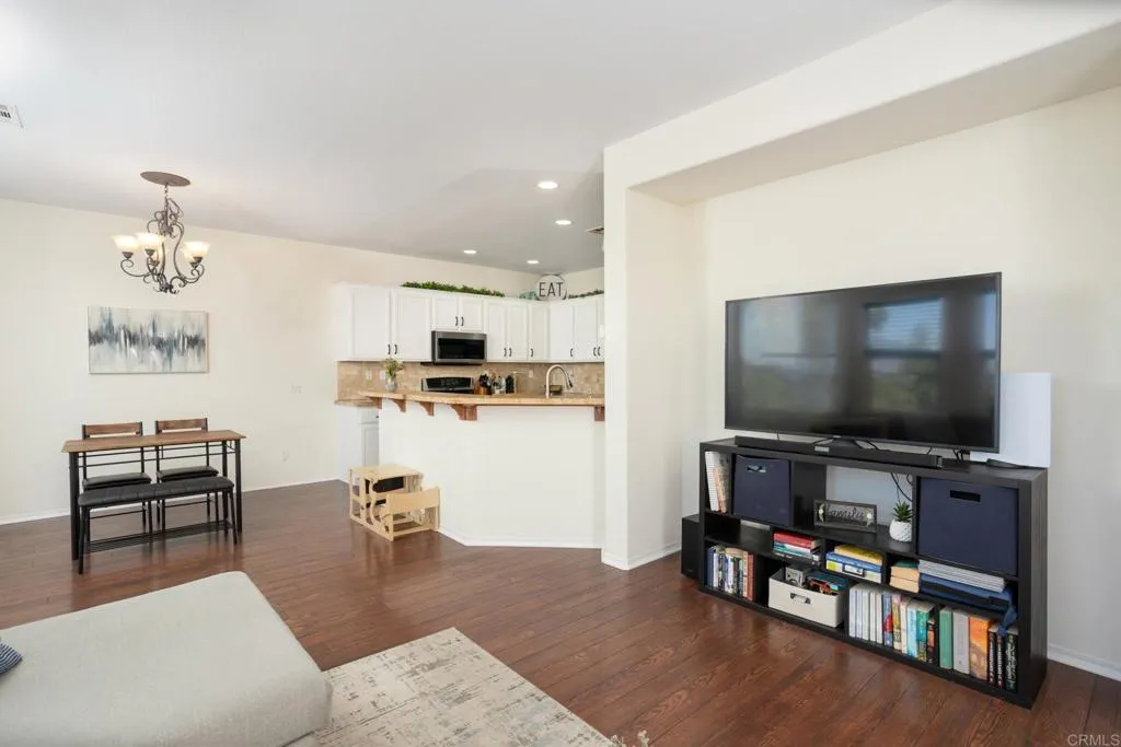https://cdn.realtyfeed.com/cdn/127/306746431/d6c72524477b021b4d3c24ff9a77ae5b.webp