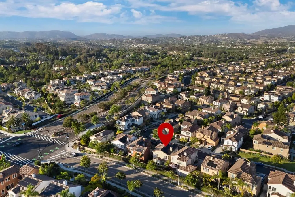 https://cdn.realtyfeed.com/cdn/127/306746437/35b86064acf4d2c12e33d60cb5fa1292.webp