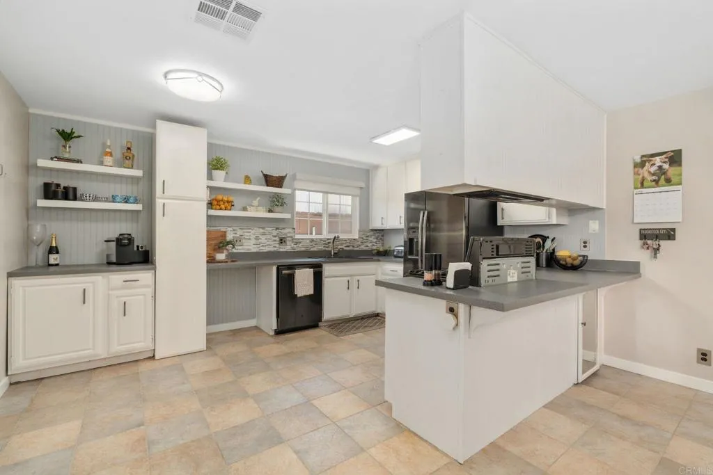https://cdn.realtyfeed.com/cdn/127/306746442/818ed5207d309dc431a07d7e61c0c635.webp