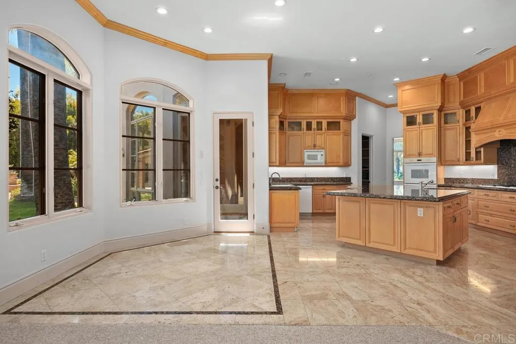 https://cdn.realtyfeed.com/cdn/127/306746456/163d5515d62d5811073395ca585f49ad.webp