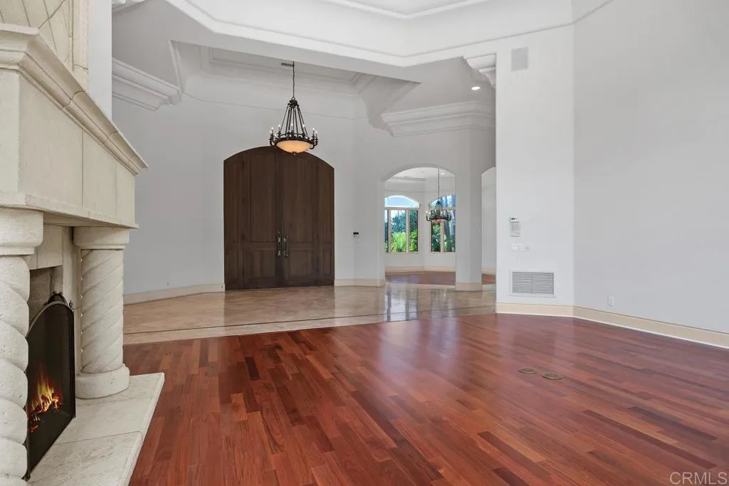 https://cdn.realtyfeed.com/cdn/127/306746456/166a211054aec44b563f6ec0d29b9b02.webp