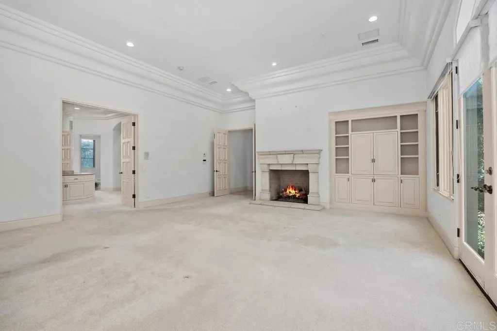 https://cdn.realtyfeed.com/cdn/127/306746456/43eeafb39cc1337beeaa3b8b174a44c7.webp