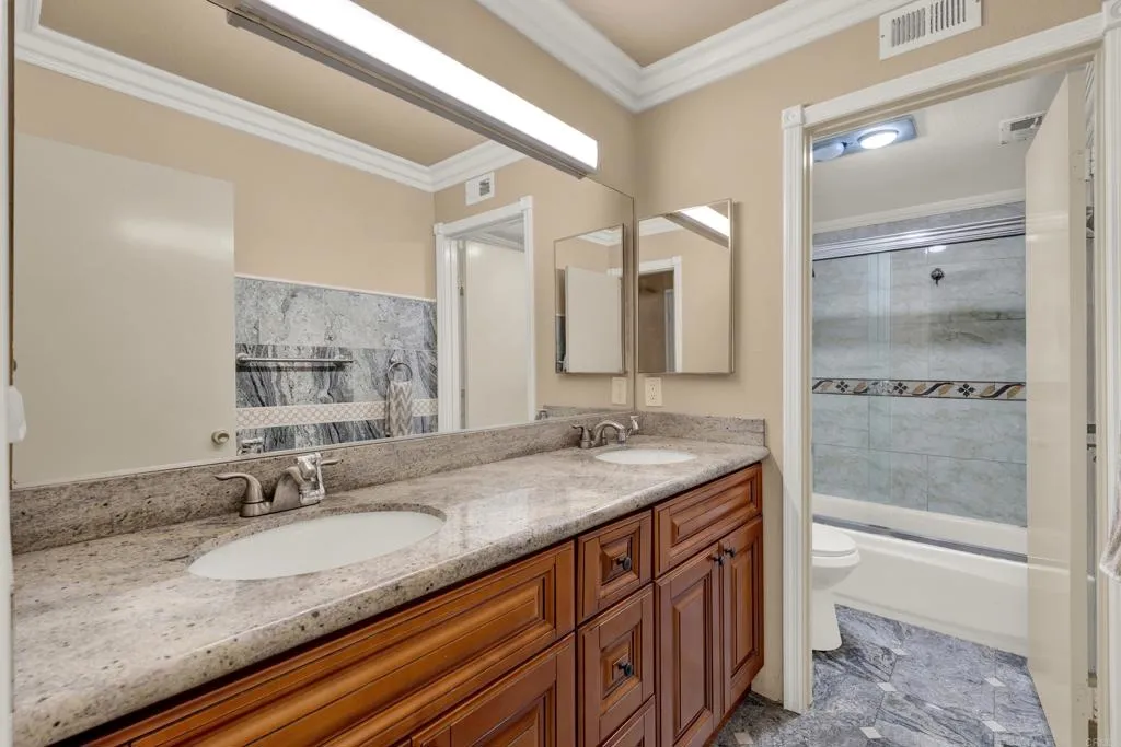 https://cdn.realtyfeed.com/cdn/127/306746459/fd187cf3ee144744bb35df26c9420e21.webp
