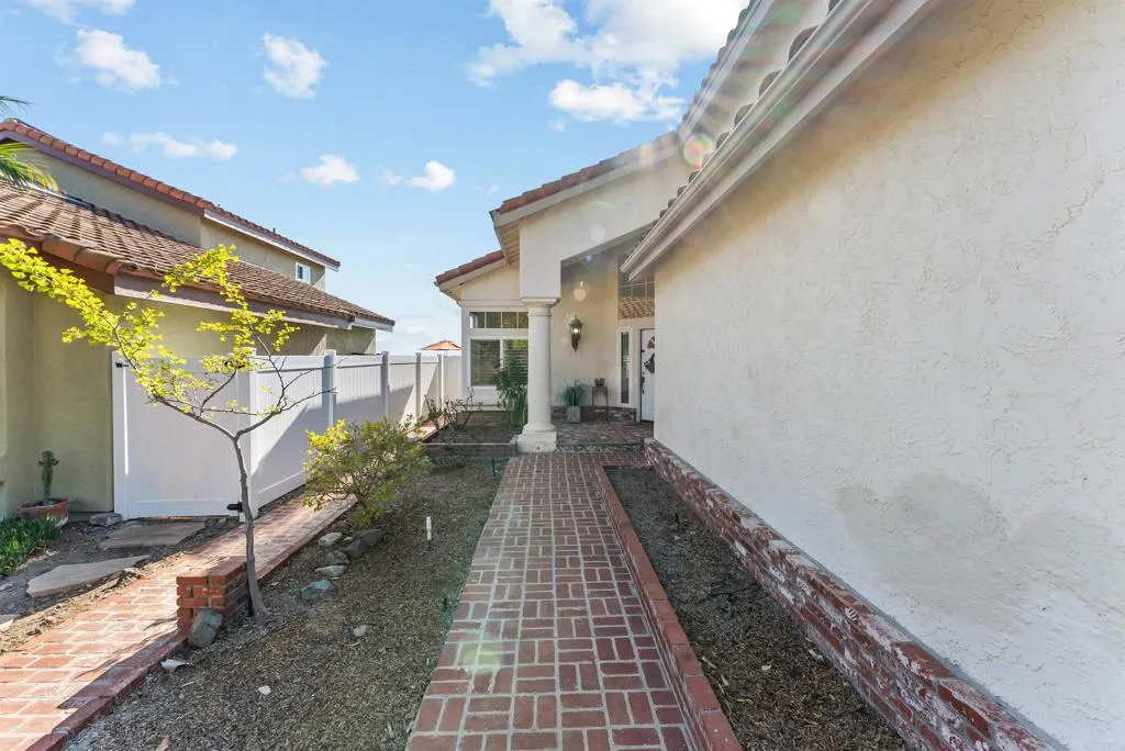 https://cdn.realtyfeed.com/cdn/127/306746460/65f9096d0625fbeed1d24bb239f6aa42.webp
