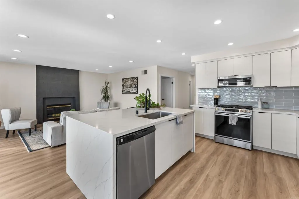 https://cdn.realtyfeed.com/cdn/127/306746460/68dae1d7f0df1d6cf976c5c6bc78ec87.webp