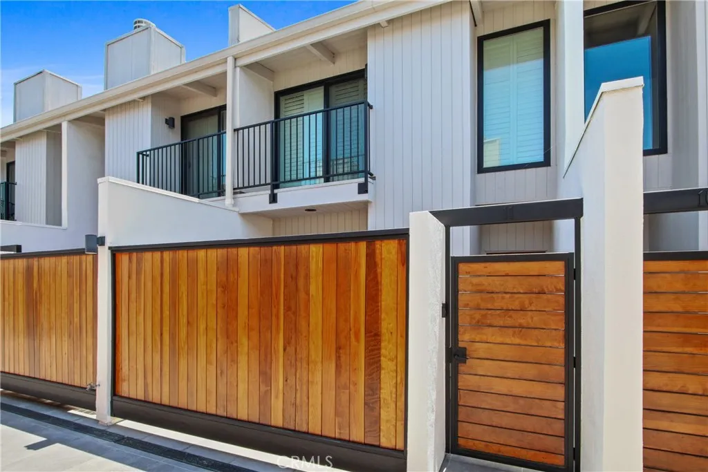 1133 24th Street Unit 11, Santa Monica, CA 90403 - Photo 2 of 21, Santa Monica, CA