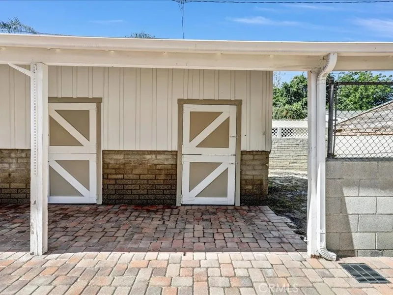 1315 W Valleyheart, Burbank, CA 91506 - Photo 4 of 35, Burbank, CA