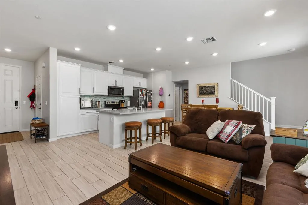 https://cdn.realtyfeed.com/cdn/127/306746494/15876f88b23b55658c31e984d3036f4e.webp
