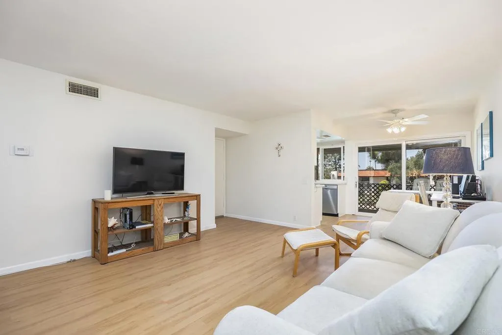 https://cdn.realtyfeed.com/cdn/127/306746530/851175cb23a9a03428a27ed90ae638ae.webp