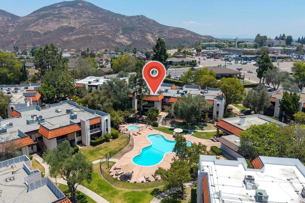 https://cdn.realtyfeed.com/cdn/127/306746530/ad6db286af50ef9820d407bd88c735c9.webp
