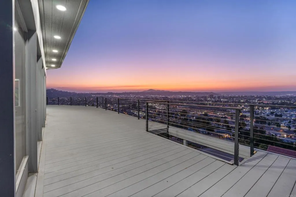 https://cdn.realtyfeed.com/cdn/127/306746540/151faa262f1ea8a9572bff9dd69889fc.webp