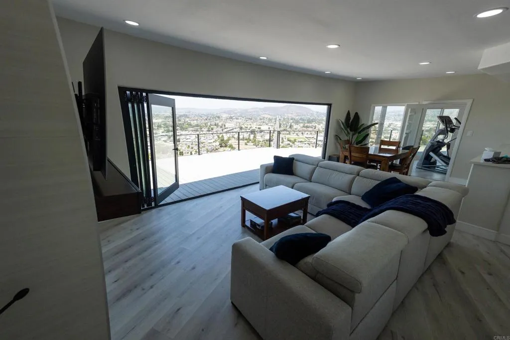 https://cdn.realtyfeed.com/cdn/127/306746540/69eef146fcb0029bab71d6f1ca184f60.webp
