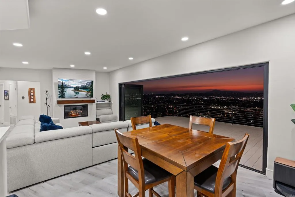 https://cdn.realtyfeed.com/cdn/127/306746540/d4a81443fa743b9fce0b218caef58ed3.webp