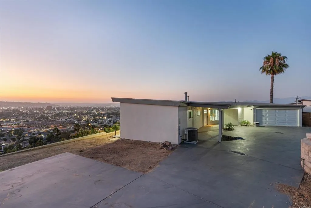 https://cdn.realtyfeed.com/cdn/127/306746540/e553ce58e0531540ca52c71eaf7737ad.webp