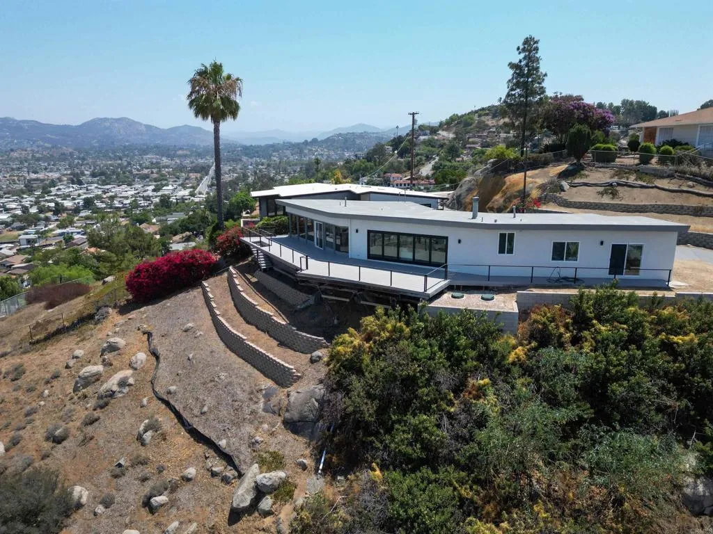 https://cdn.realtyfeed.com/cdn/127/306746540/e5fbf80ab90894d5345d8178213ee76d.webp