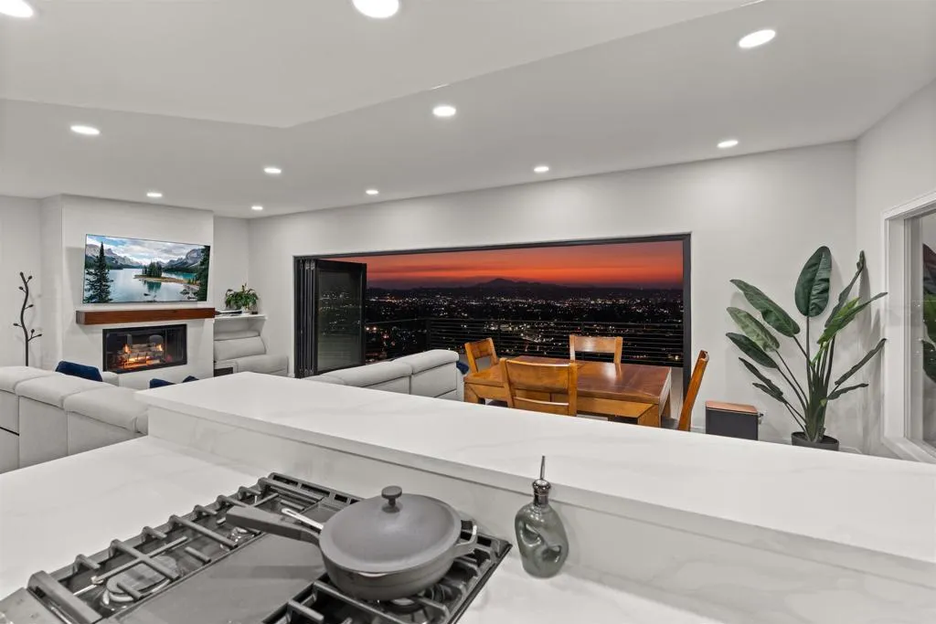https://cdn.realtyfeed.com/cdn/127/306746540/e6b5958f0f04d5fe9f23220408ee9376.webp